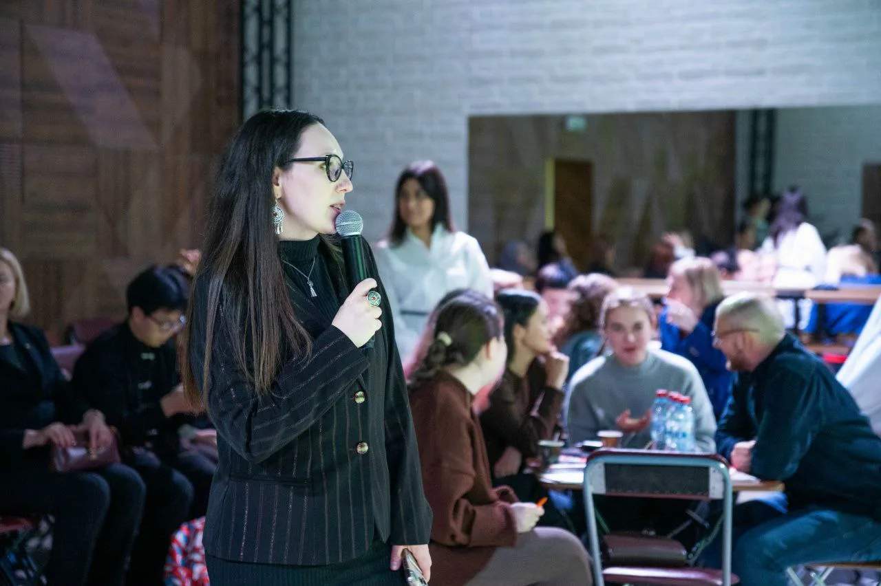 В Санкт-Петербурге прошла интеллектуальная игра «Этно-планета ЧГК-2025»